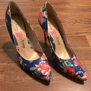 Floral print heels NWOT
